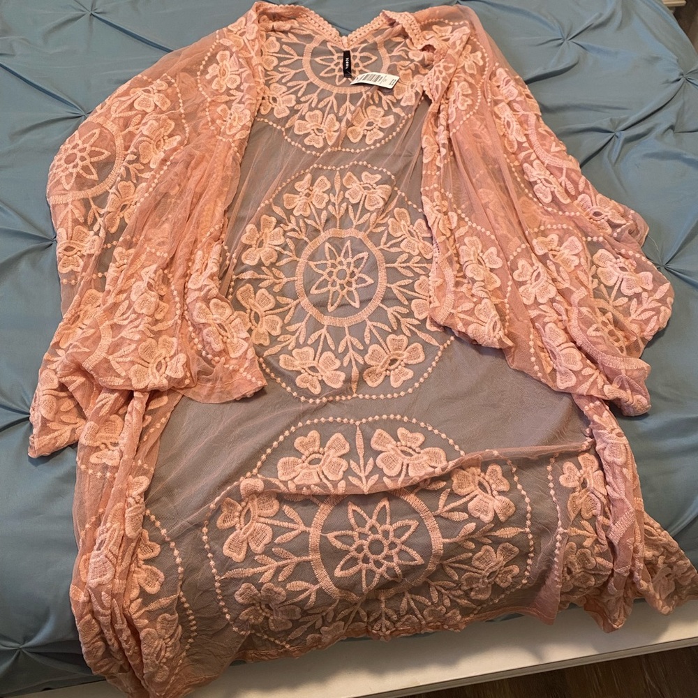 Torrid Pink Lace Ruana - Picture 2 of 3